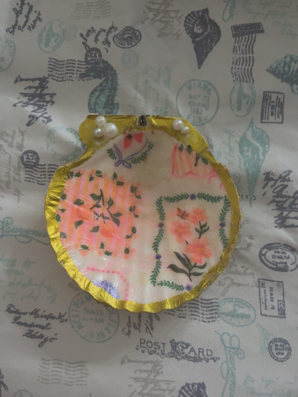 Hand-Painted Floral Shell Trinket Dish in Pink and Gold